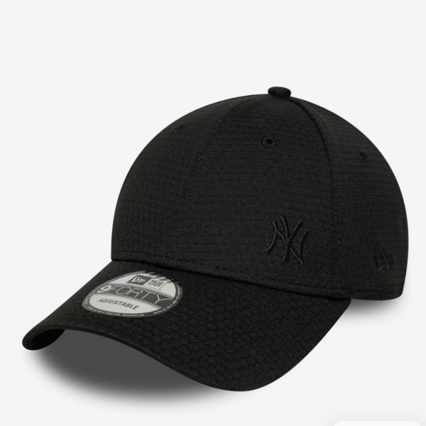 New York Yankees MLB Flawless Monotone Mesh Black 9FORTY Adjustable Cap